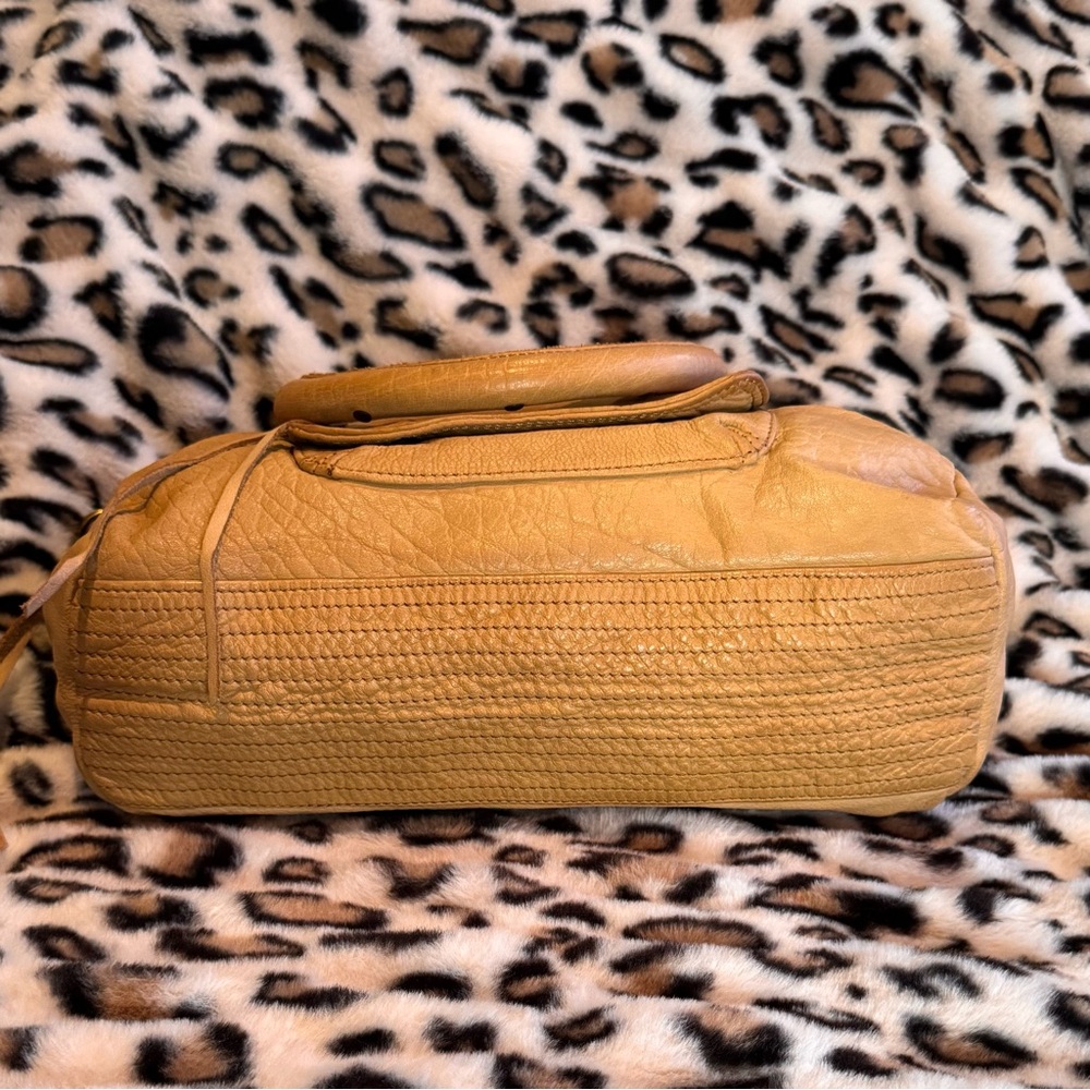 Moni Moni Splendor Satchel/Tote in Tan - Picture 6 of 9